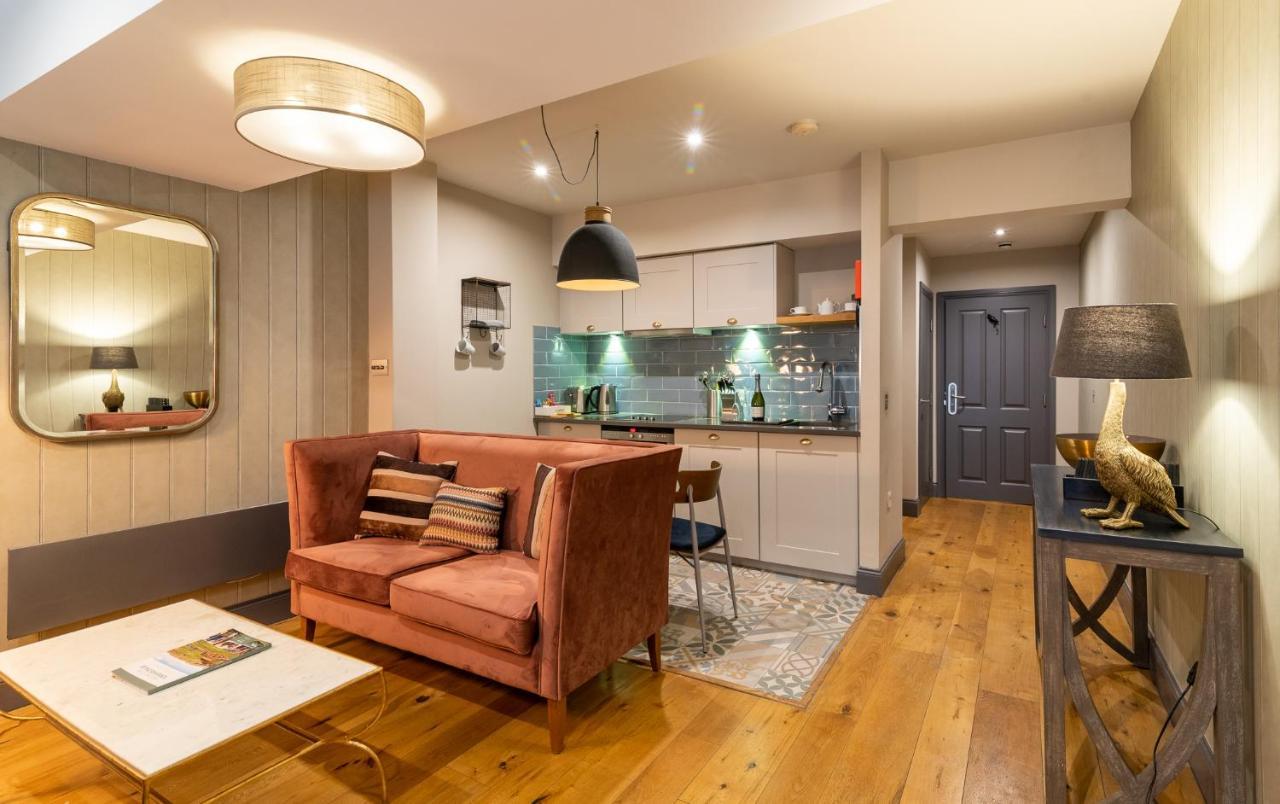 The Lawrance Luxury Aparthotel - הרוגייט מראה חיצוני תמונה