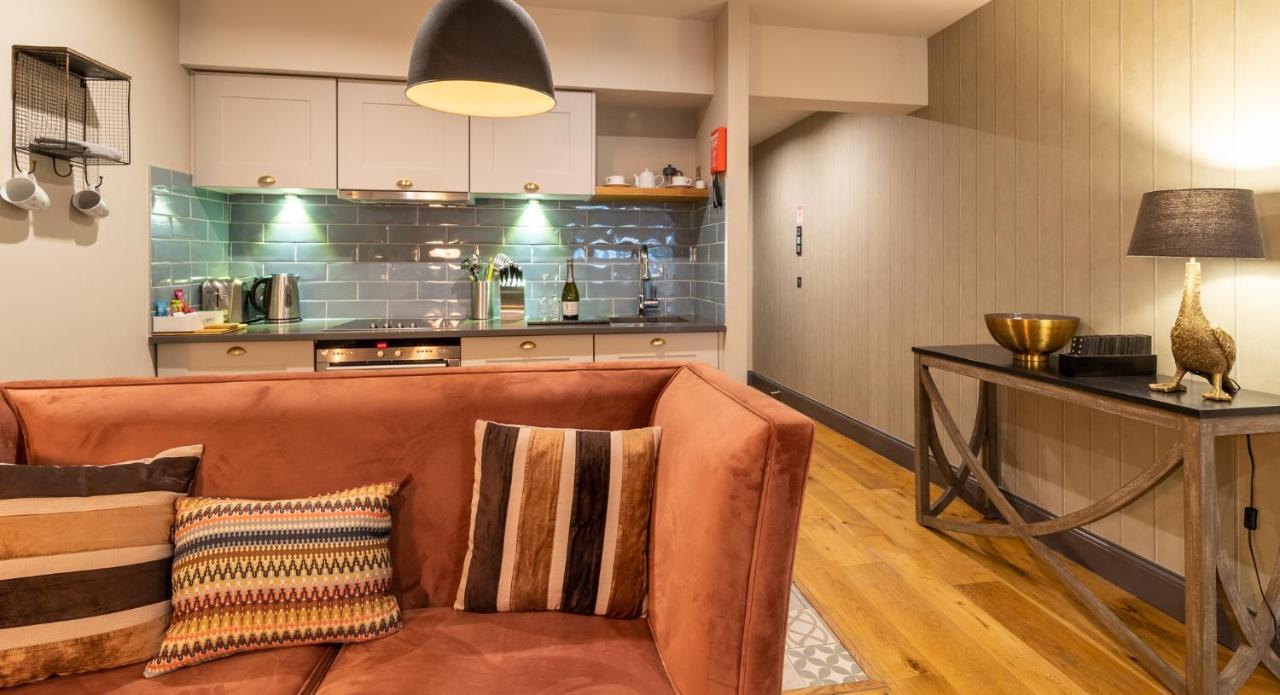 The Lawrance Luxury Aparthotel - הרוגייט מראה חיצוני תמונה