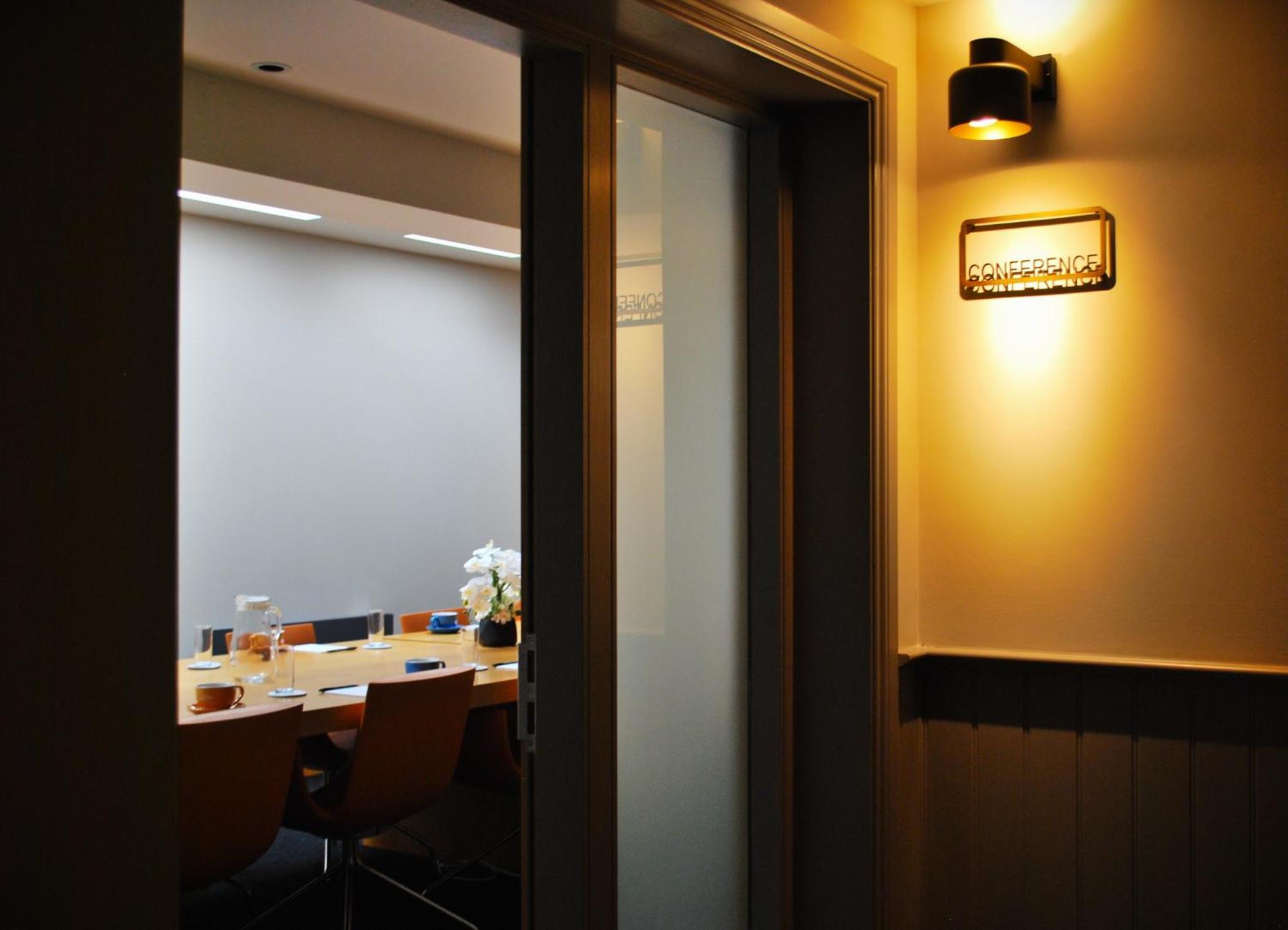 The Lawrance Luxury Aparthotel - הרוגייט מראה חיצוני תמונה