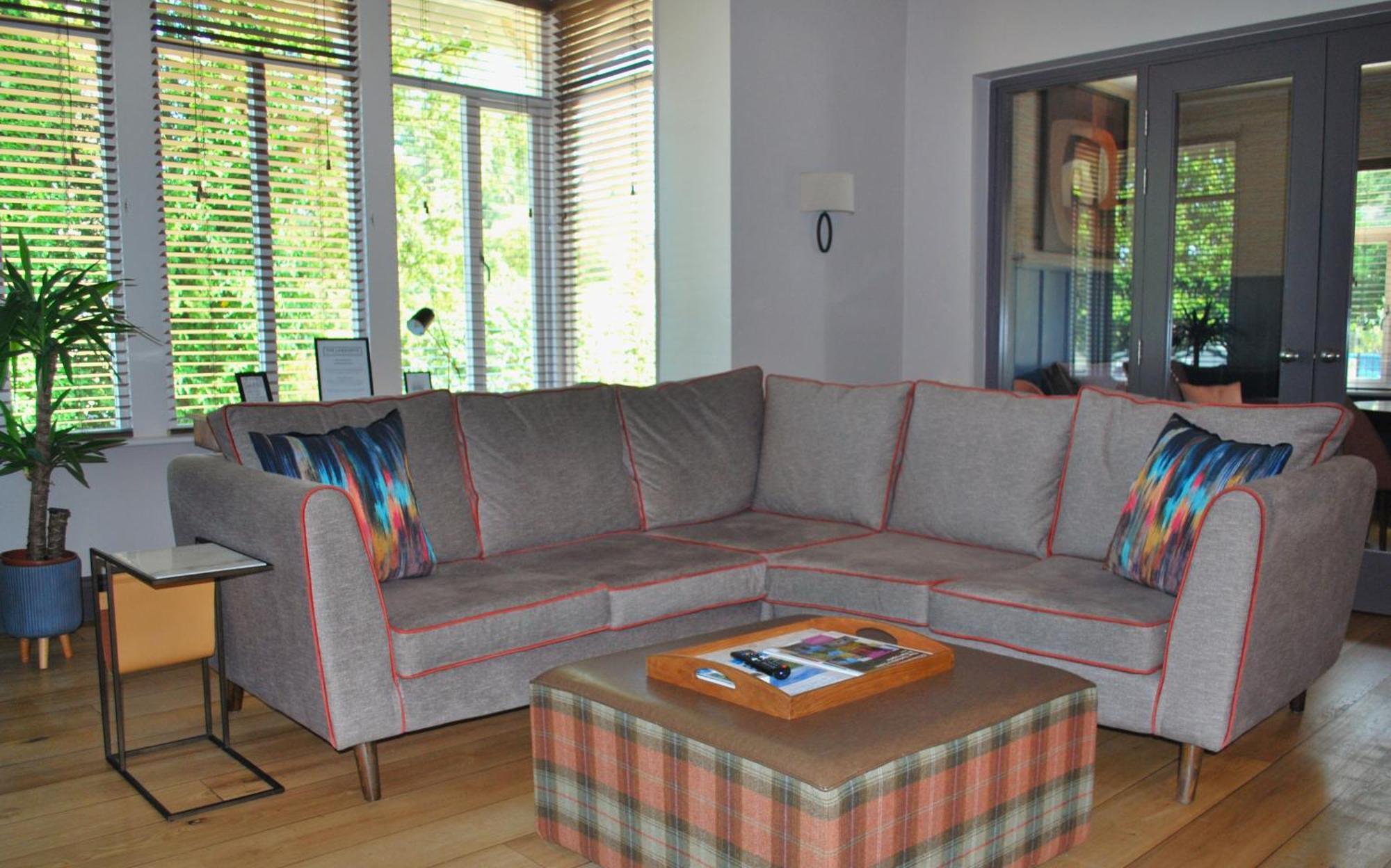 The Lawrance Luxury Aparthotel - הרוגייט מראה חיצוני תמונה