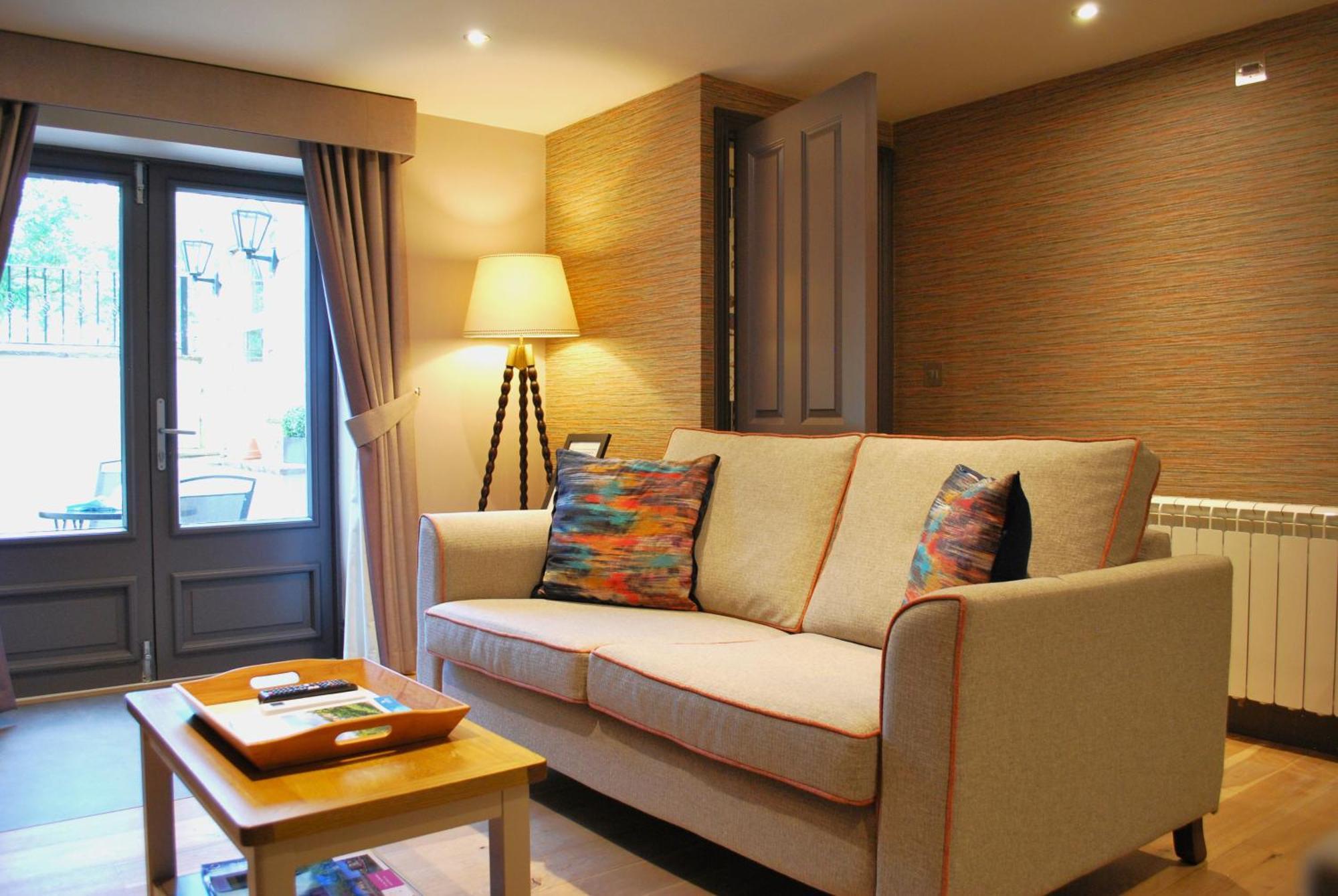 The Lawrance Luxury Aparthotel - הרוגייט מראה חיצוני תמונה