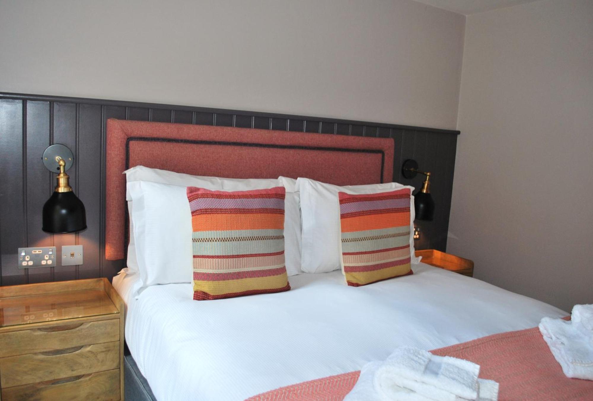 The Lawrance Luxury Aparthotel - הרוגייט מראה חיצוני תמונה